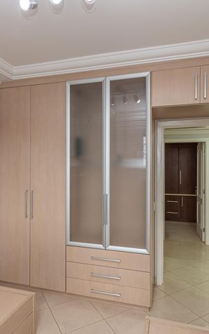 Apartamento para alugar com 200m², 3 quartos e 2 vagas Apartamento para alugar com 200m², 3 quartos e 2 vagasQuarto