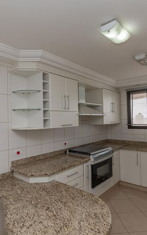Apartamento para alugar com 200m², 3 quartos e 2 vagas Apartamento para alugar com 200m², 3 quartos e 2 vagasCozinha
