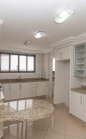 Apartamento para alugar com 200m², 3 quartos e 2 vagas Apartamento para alugar com 200m², 3 quartos e 2 vagasCozinha