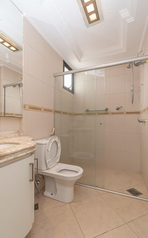 Apartamento para alugar com 200m², 3 quartos e 2 vagas Apartamento para alugar com 200m², 3 quartos e 2 vagasBanheiro
