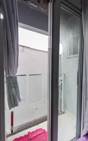 Casa à venda com 175m², 3 quartos e 3 vagas Casa à venda com 175m², 3 quartos e 3 vagasVaranda Quarto 3 - Suíte