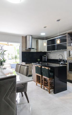 Casa à venda com 175m², 3 quartos e 3 vagas Casa à venda com 175m², 3 quartos e 3 vagasCozinha