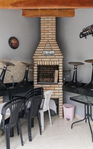 Casa à venda com 175m², 3 quartos e 3 vagas Casa à venda com 175m², 3 quartos e 3 vagasChurrasqueira