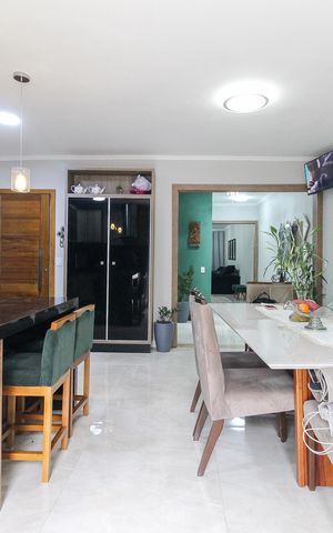 Casa à venda com 175m², 3 quartos e 3 vagas Casa à venda com 175m², 3 quartos e 3 vagasCozinha