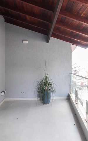 Casa à venda com 175m², 3 quartos e 3 vagas Casa à venda com 175m², 3 quartos e 3 vagasVaranda quarto 2 - Suíte