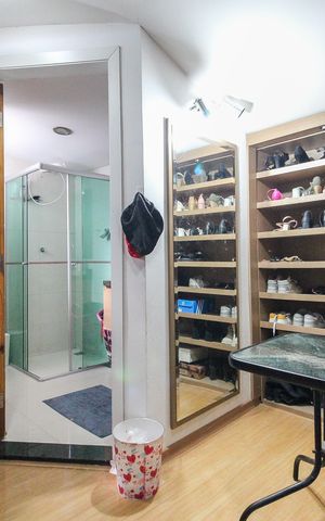 Casa à venda com 175m², 3 quartos e 3 vagas Casa à venda com 175m², 3 quartos e 3 vagasCloset Quarto 3 - Suíte