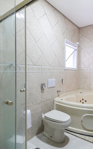 Casa à venda com 175m², 3 quartos e 3 vagas Casa à venda com 175m², 3 quartos e 3 vagasBanheiro da Suíte - Quarto 2