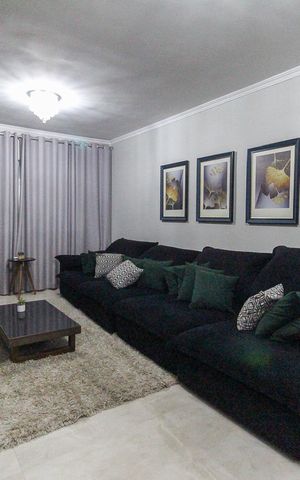 Casa à venda com 175m², 3 quartos e 3 vagas Casa à venda com 175m², 3 quartos e 3 vagasSala