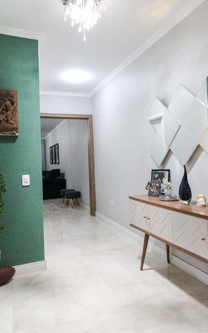 Casa à venda com 175m², 3 quartos e 3 vagas Casa à venda com 175m², 3 quartos e 3 vagasHall