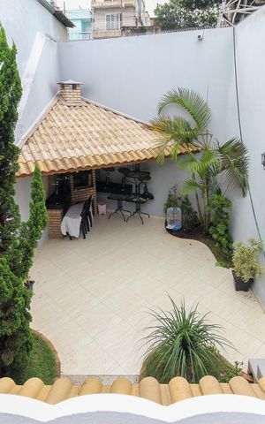 Casa à venda com 175m², 3 quartos e 3 vagas Casa à venda com 175m², 3 quartos e 3 vagasVista da Varanda