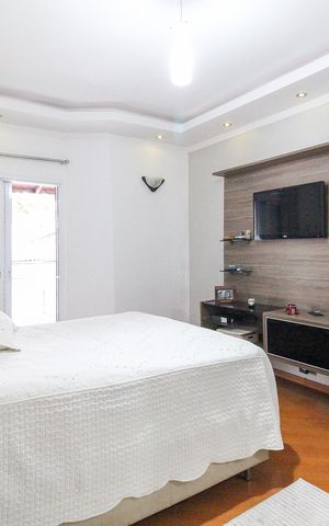 Casa à venda com 175m², 3 quartos e 3 vagas Casa à venda com 175m², 3 quartos e 3 vagasQuarto 2 - Suíte