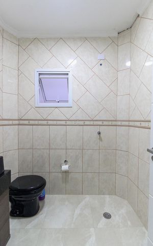 Casa à venda com 175m², 3 quartos e 3 vagas Casa à venda com 175m², 3 quartos e 3 vagasBanheiro Social 2