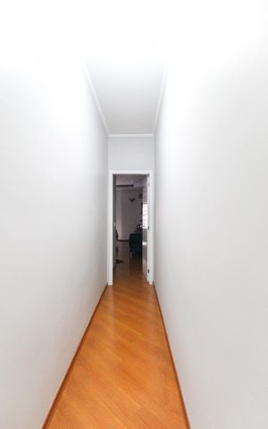 Casa à venda com 175m², 3 quartos e 3 vagas Casa à venda com 175m², 3 quartos e 3 vagasCorredor