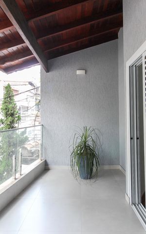 Casa à venda com 175m², 3 quartos e 3 vagas Casa à venda com 175m², 3 quartos e 3 vagasVaranda quarto 2 - Suíte