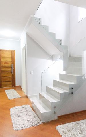 Casa à venda com 175m², 3 quartos e 3 vagas Casa à venda com 175m², 3 quartos e 3 vagasHall
