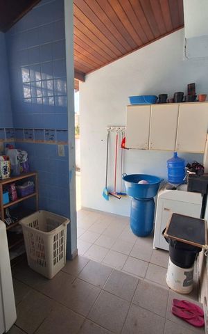 Casa à venda com 255m², 4 quartos e 4 vagas