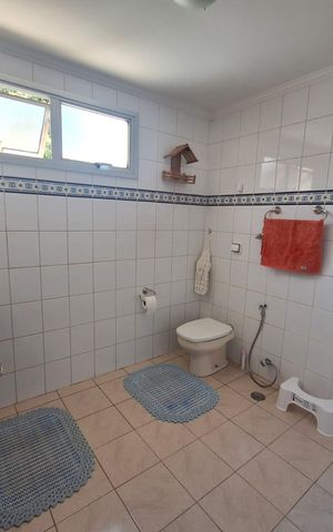 Casa à venda com 255m², 4 quartos e 4 vagas