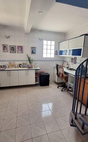 Casa à venda com 255m², 4 quartos e 4 vagas