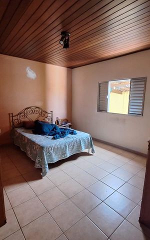 Casa à venda com 255m², 4 quartos e 4 vagas