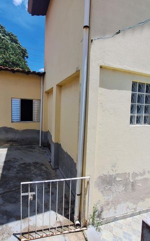 Casa à venda com 255m², 4 quartos e 4 vagas