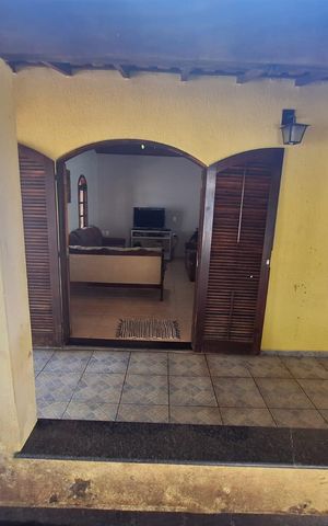 Casa à venda com 255m², 4 quartos e 4 vagas