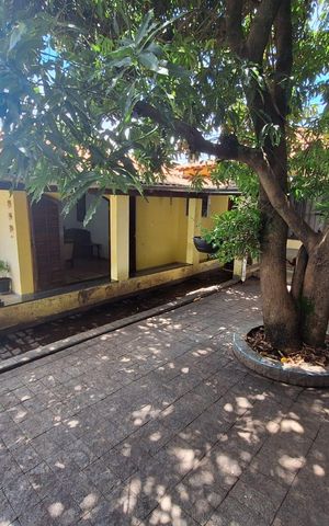 Casa à venda com 255m², 4 quartos e 4 vagas