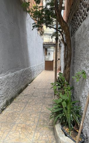 Casa à venda com 95m², 2 quartos e sem vaga