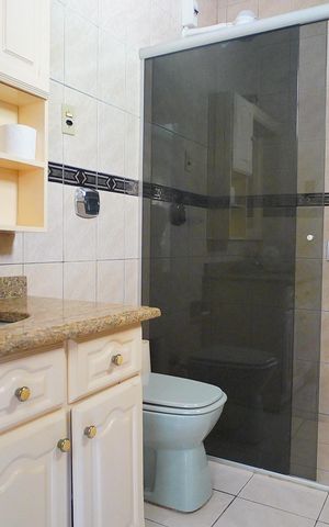 Casa à venda com 240m², 5 quartos e 2 vagasBanheiro da Suíte