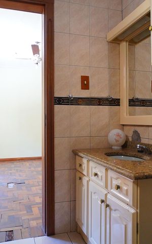 Casa à venda com 240m², 5 quartos e 2 vagasBanheiro da Suíte