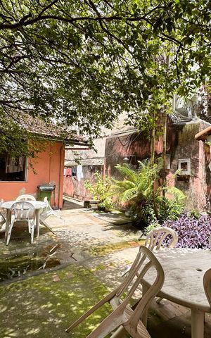 Casa à venda com 298m², 5 quartos e 3 vagas Casa à venda com 298m², 5 quartos e 3 vagasÁrea comum