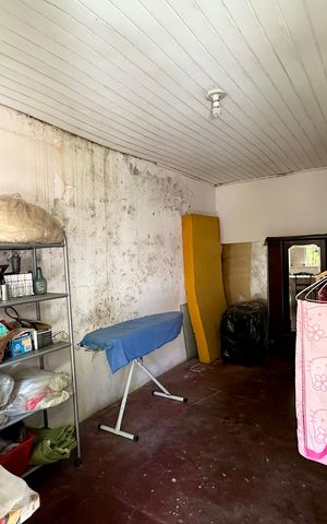 Casa à venda com 298m², 5 quartos e 3 vagas Casa à venda com 298m², 5 quartos e 3 vagasQuarto de Serviço