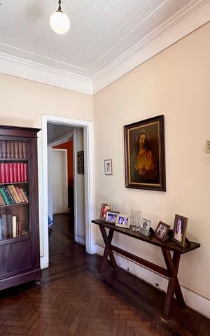 Casa à venda com 298m², 5 quartos e 3 vagas Casa à venda com 298m², 5 quartos e 3 vagasSala
