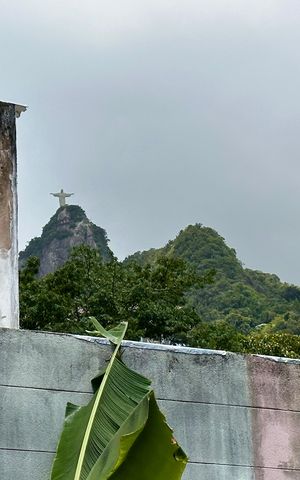 Casa à venda com 298m², 5 quartos e 3 vagas Casa à venda com 298m², 5 quartos e 3 vagasVista do Quarto 3