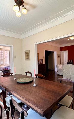 Casa à venda com 298m², 5 quartos e 3 vagas Casa à venda com 298m², 5 quartos e 3 vagasSala
