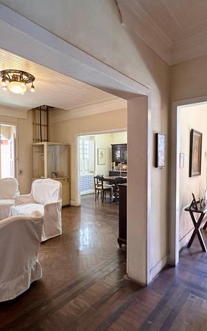 Casa à venda com 298m², 5 quartos e 3 vagas Casa à venda com 298m², 5 quartos e 3 vagasSala