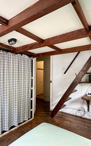 Casa à venda com 298m², 5 quartos e 3 vagas Casa à venda com 298m², 5 quartos e 3 vagasQuarto 3