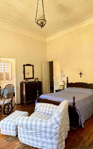 Casa à venda com 298m², 5 quartos e 3 vagas Casa à venda com 298m², 5 quartos e 3 vagasQuarto