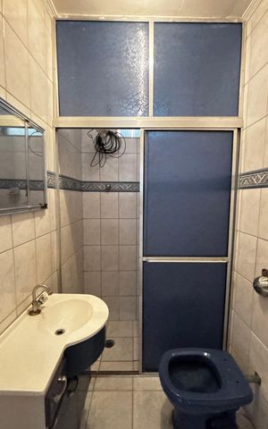 Casa à venda com 210m², 6 quartos e 1 vaga Casa à venda com 210m², 6 quartos e 1 vagaCasa 3 - Banheiro