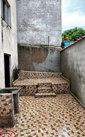 Casa à venda com 210m², 6 quartos e 1 vaga Casa à venda com 210m², 6 quartos e 1 vagaCasa 3 - Quintal