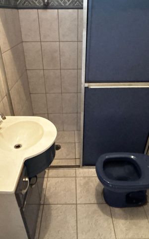Casa à venda com 210m², 6 quartos e 1 vaga Casa à venda com 210m², 6 quartos e 1 vagaCasa 3 - Banheiro