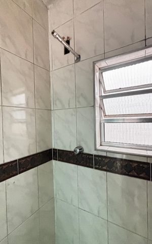 Casa à venda com 210m², 6 quartos e 1 vaga Casa à venda com 210m², 6 quartos e 1 vagaCasa 2 - Banheiro