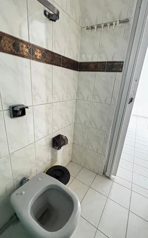 Casa à venda com 210m², 6 quartos e 1 vaga Casa à venda com 210m², 6 quartos e 1 vagaCasa 2 - Banheiro
