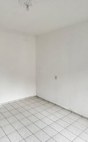 Casa à venda com 210m², 6 quartos e 1 vaga Casa à venda com 210m², 6 quartos e 1 vagaCasa 2 - Sala