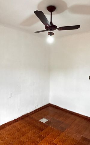 Casa à venda com 210m², 6 quartos e 1 vaga Casa à venda com 210m², 6 quartos e 1 vagaCasa 3 - Quarto 1