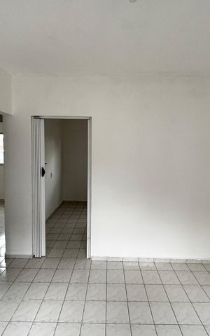 Casa à venda com 210m², 6 quartos e 1 vaga Casa à venda com 210m², 6 quartos e 1 vagaCasa 2 - Sala