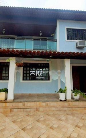 Casa à venda com 271m², 3 quartos e 4 vagas