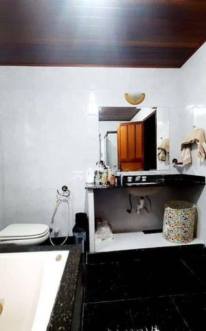 Casa à venda com 271m², 3 quartos e 4 vagas