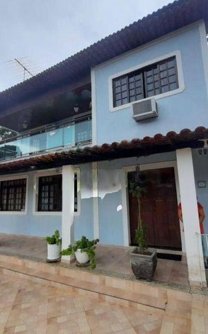 Casa à venda com 271m², 3 quartos e 4 vagas