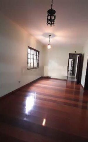 Casa à venda com 390m², 6 quartos e 4 vagas