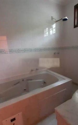 Casa à venda com 390m², 6 quartos e 4 vagas